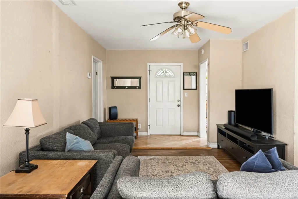 11137 Stamy Road, Whittier, California 90604 home-pic-7